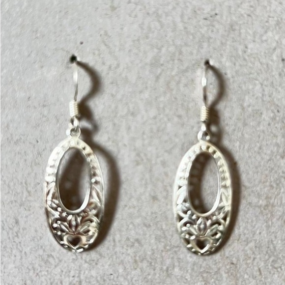 Elegant Silver Dangle Earrings - Picture 1 of 2